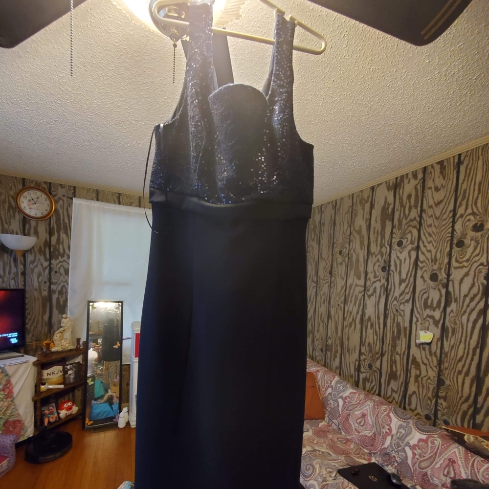 Women's casual dress. New without tags